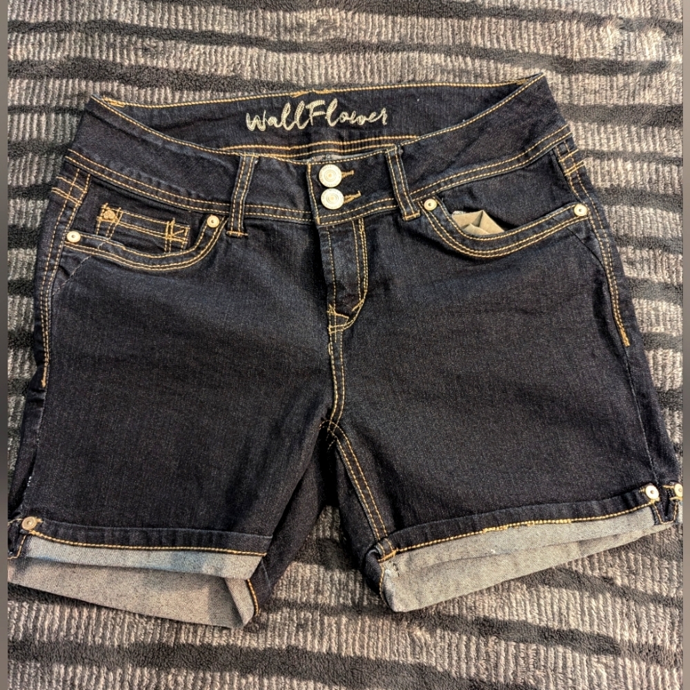 NWT Sz9 shorts